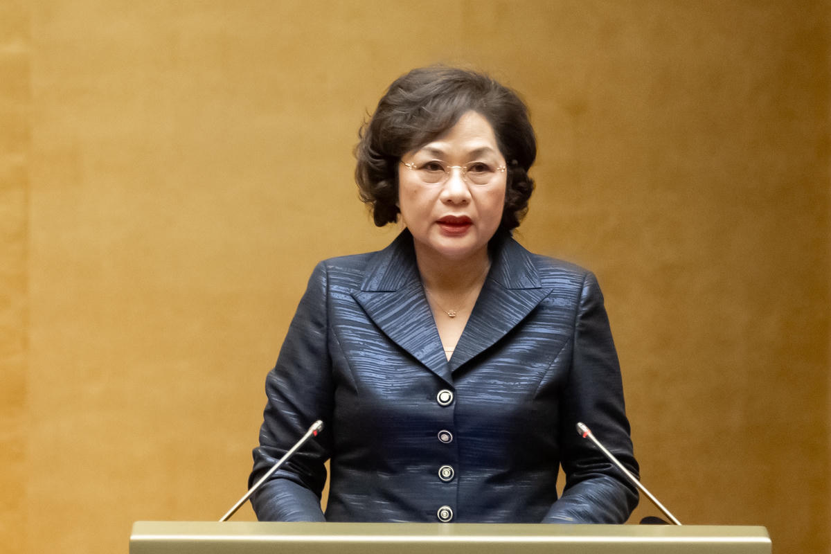 Thống đốc Ngân hàng Nhà nước Nguyễn Thị Hồng báo cáo trước Quốc hội (Ảnh: Quang Vinh)