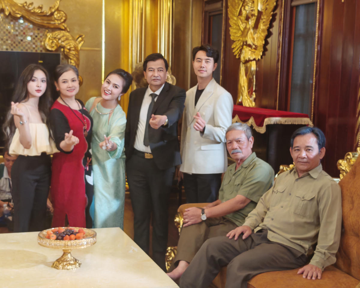 Phim quy tụ dàn nghệ sĩ nổi tiếng của màn ảnh Việt. Ảnh: ĐLP.