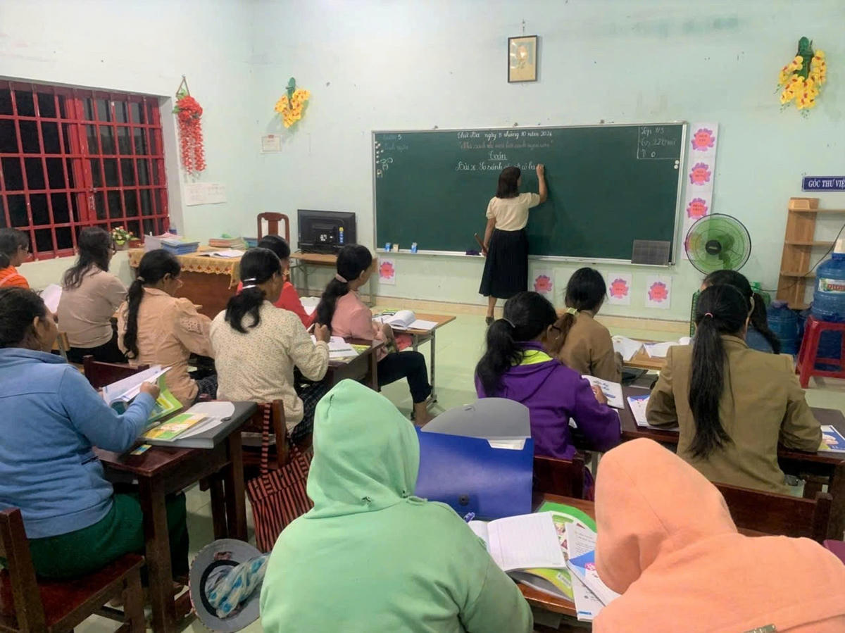 Một buổi học trên lớp. Ảnh: CTV