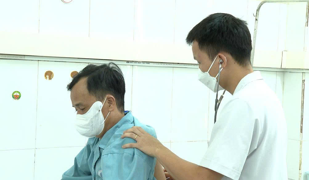 Dịch chồng dịch: Nguy cơ hiện hữu khi thời tiết giao mùa 