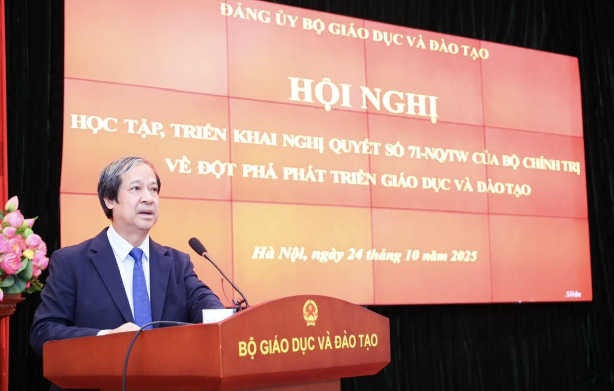 Bộ trưởng Bộ GDĐT Nguyễn Kim Sơn phát biểu tại hội nghị.