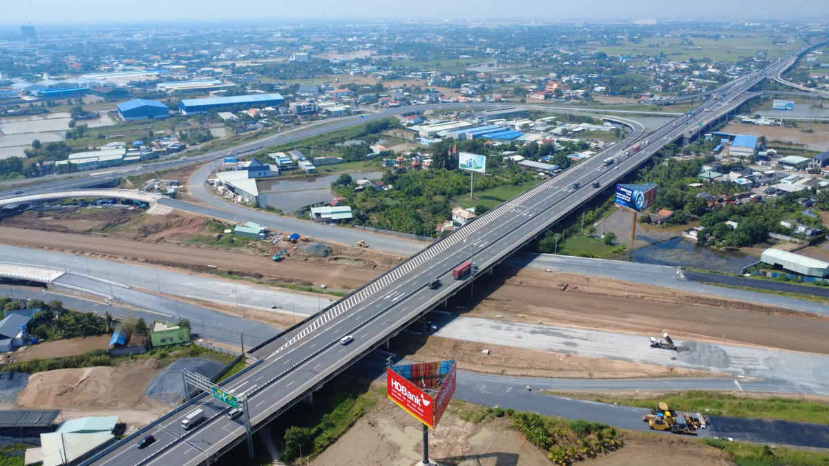 So với một số khu vực khác ở dự án Vành đai 3 TP Hồ Chí Minh, khu vực nút giao Mỹ Yên có tiến độ thị công khá tốt, sẽ hoàn thành trong năm 2025. Ảnh: Đ.Xá.