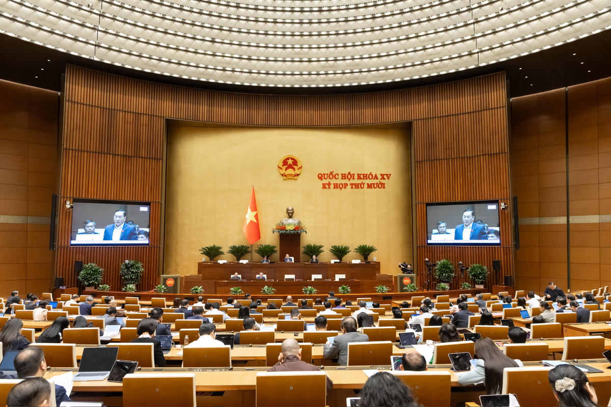 Toàn cảnh phiên họp diễn ra vào sáng 24/10 (Ảnh: Quang Vinh)