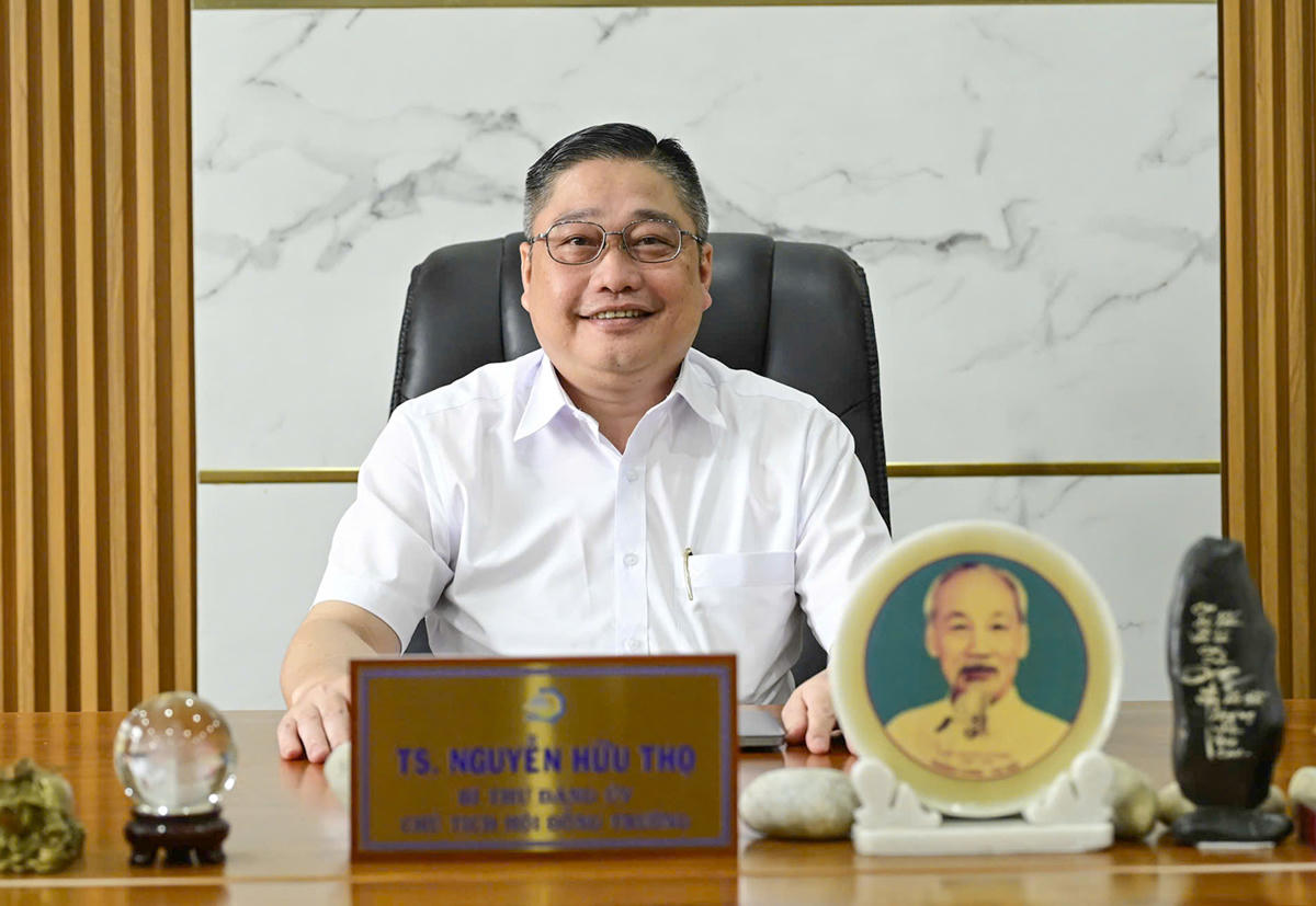 Tiến sĩ Nguyễn Hữu Thọ - Chủ tịch Hội đồng Trường Đại học Kiên Giang cho rằng cần quan tâm, gần gũi con em mình nhiều hơn để tránh xảy ra tình trạng bạo lực học đường. Ảnh Nguyễn Minh.