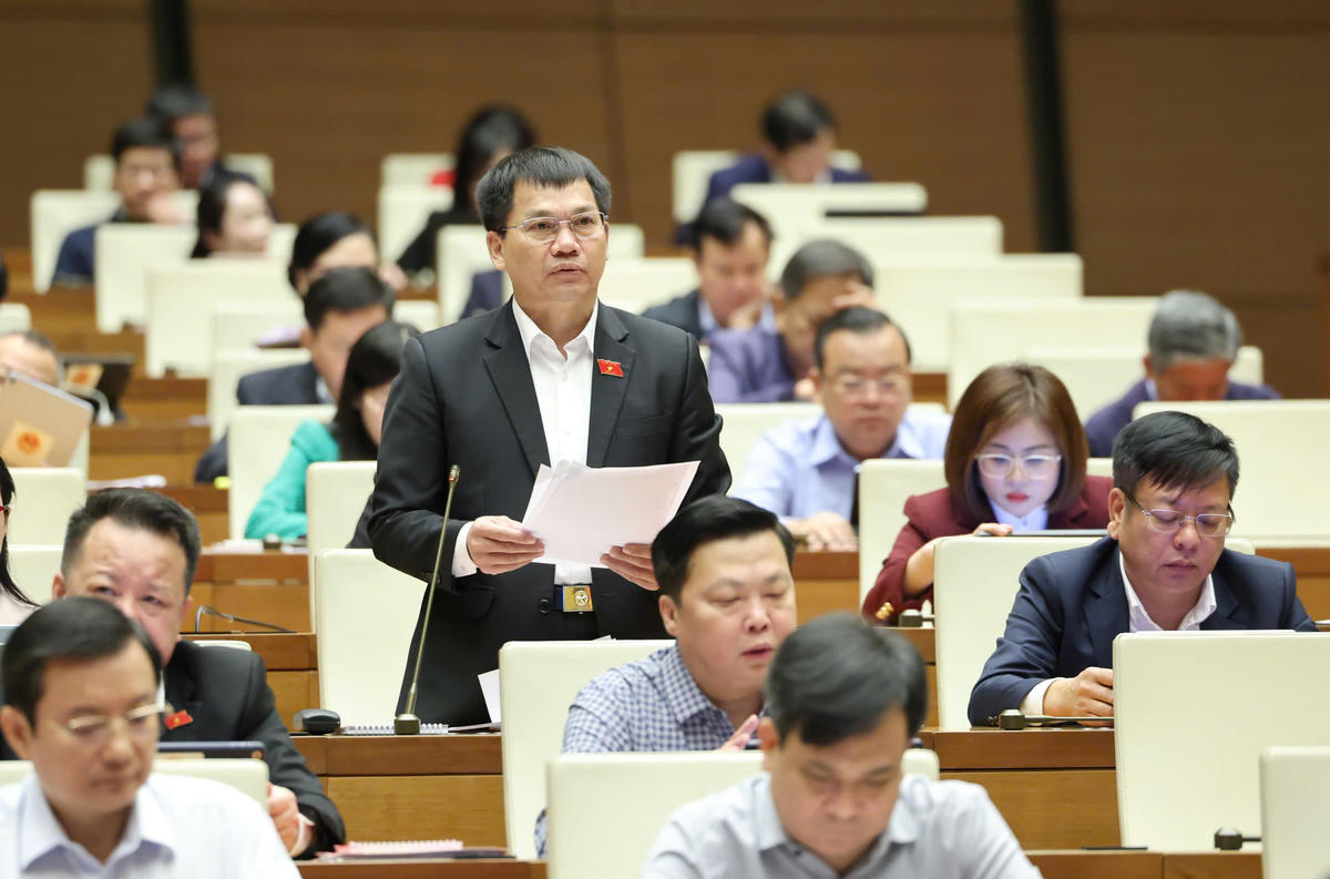 Ông Dương Khắc Mai phát biểu (Ảnh: Quang Vinh)