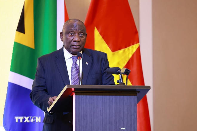 Tổng thống Nam Phi Matamela Cyril Ramaphosa phát biểu tại Diễn đàn doanh nghiệp Việt Nam-Nam Phi. (Ảnh: Dương Giang/TTXVN)