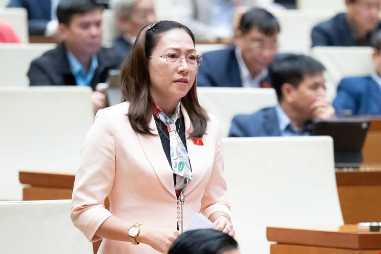 Bà Nguyễn Thị Yến Nhi phát biểu (Ảnh: Quang Vinh)