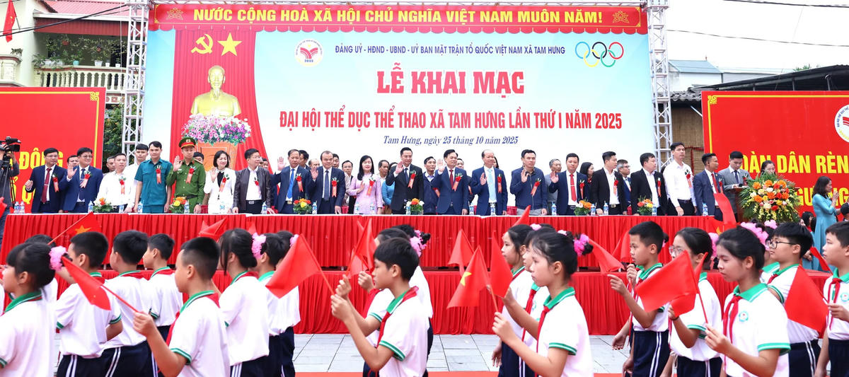 Quang cảnh Đại hội Thể dục Thể thao lần thứ I xã Tam Hưng. Ảnh: TL.