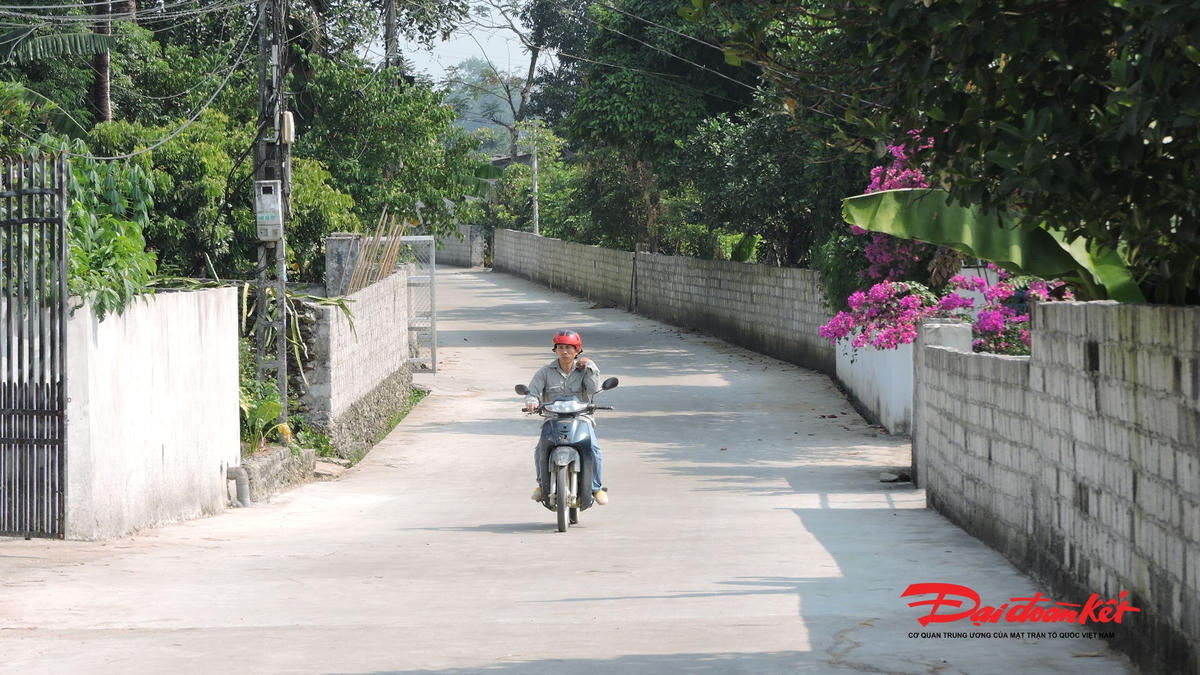 Đường NTM xã La Bằng. Ảnh: Toán Nguyễn.