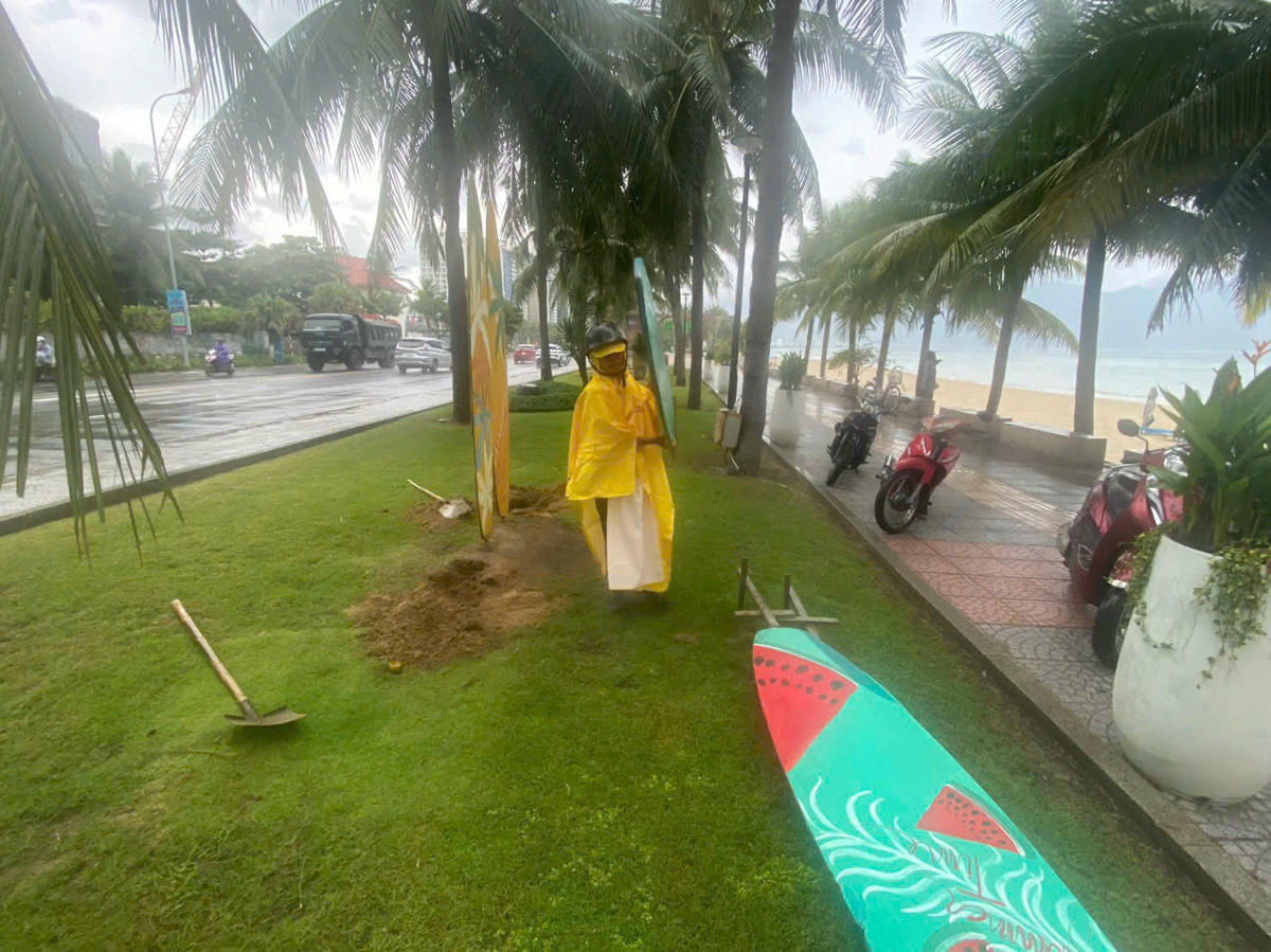 Đà Nẵng ứng phó mưa lớn: Dừng tham quan bán đảo Sơn Trà, khuyến cáo không tắm biển Đà Nẵng ứng phó mưa lớn: Dừng tham quan bán đảo Sơn Trà, khuyến cáo không tắm biển