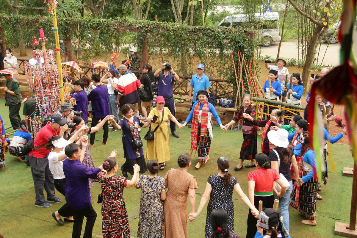 Tuần “Đại đoàn kết các dân tộc - Di sản văn hóa Việt Nam” sẽ diễn ra từ ngày 18 - 24/11 tại Làng Văn hóa - Du lịch các dân tộc Việt Nam (xã Đoài Phương, Hà Nội).