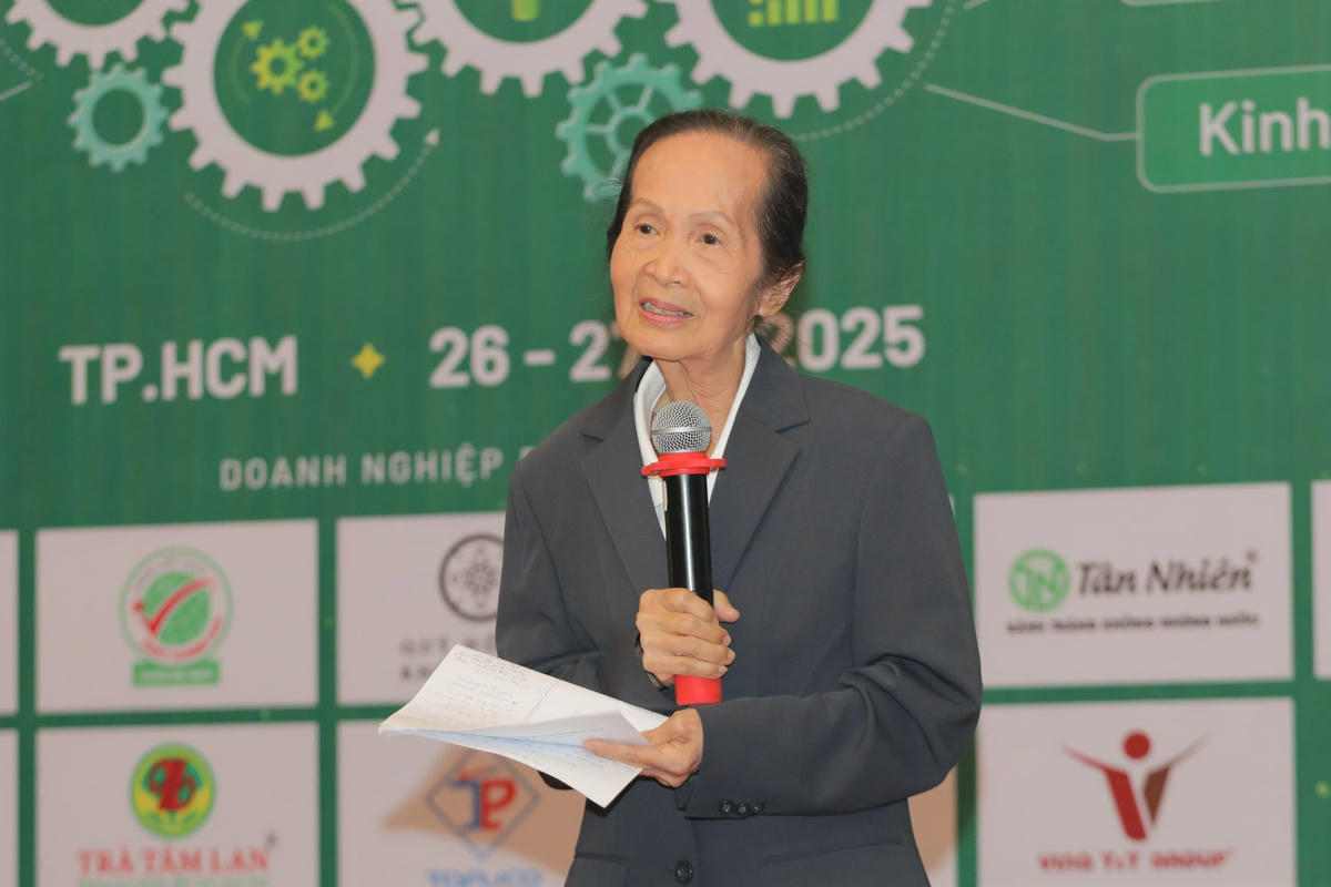 Bà Phạm Chi Lan, chuyên gia kinh tế nhận xét về những điểm mạnh, yếu của các dự án Khởi nghiệp xanh. Ảnh: T.Q