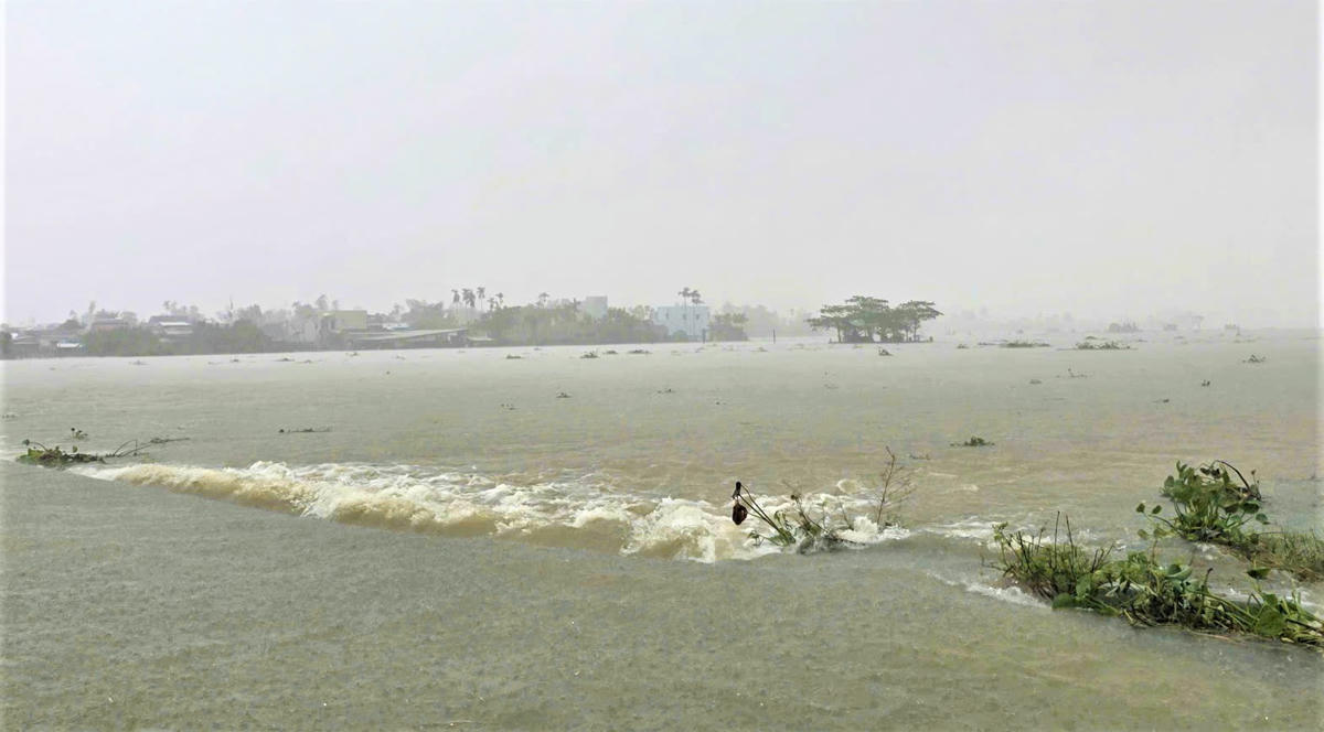 Nhiều khu vực vùng trũng ở TP Đà Nẵng ngập nước. Ảnh: Tấn Thành.