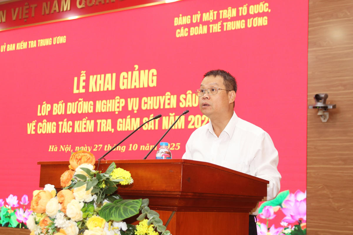 Ông Nguyễn Mạnh Hùng, Phó Chủ nhiệm Ủy ban Kiểm tra Trung ương phát biểu tại buổi lễ. Ảnh: Tiến Đạt.