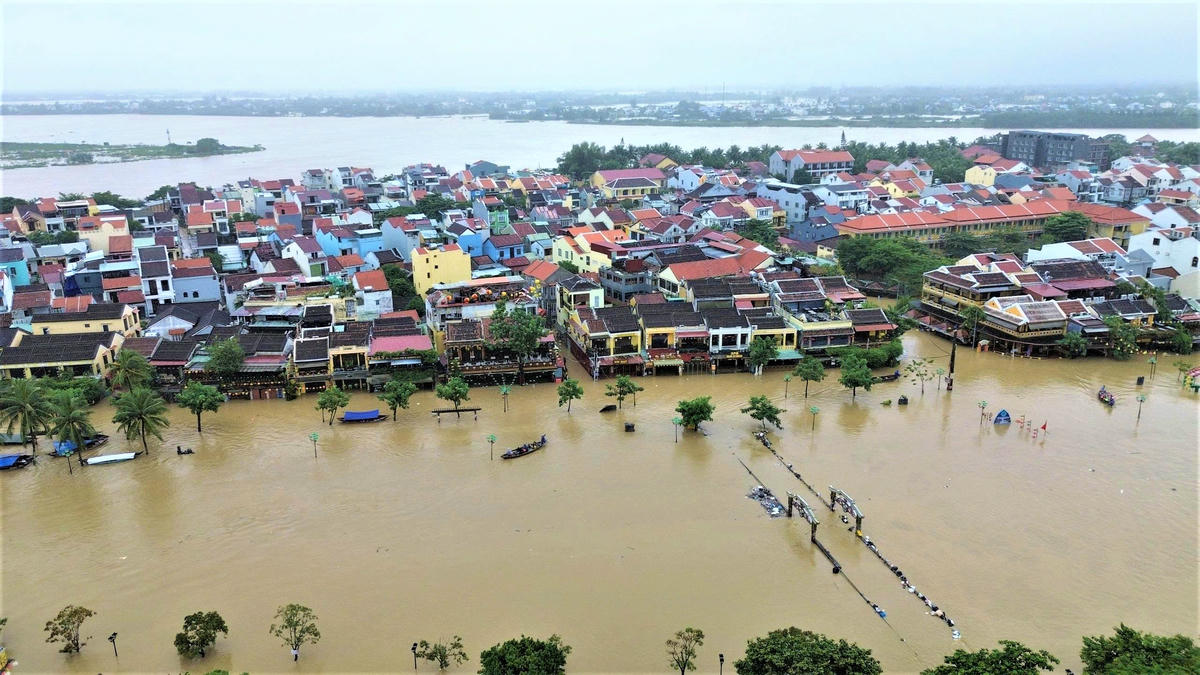 Nước sông Hoài, đoạn chảy qua phường An Hội dâng cao. Ảnh: CV.