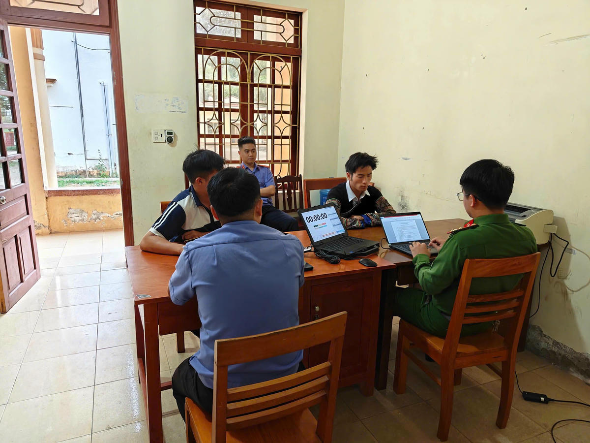 Lực lượng chức năng làm việc G.A.T. Ảnh: Công an tỉnh Lào Cai.