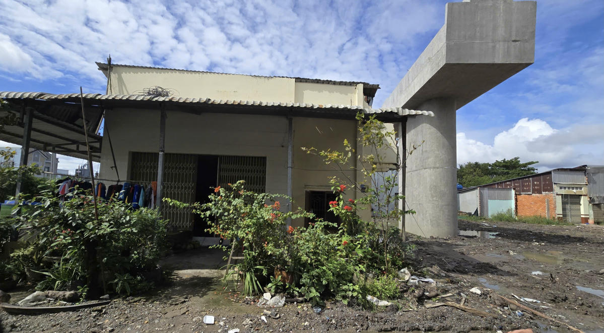 Công trình Cầu Cái Lớn,&nbsp;thuộc dự án Dự án đường Hồ Chí Minh đoạn Rạch Sỏi - Bến Nhất, Gò Quao - Vĩnh Thuận vẫn đang vướng mặt bằng. (ảnh: NH)