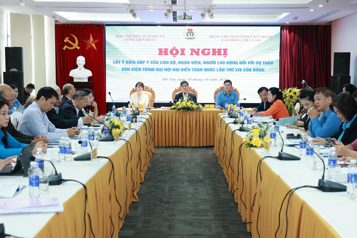 Quang cảnh hội nghị góp ý. Ảnh: Hải Nguyễn