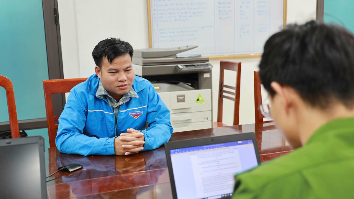 Trần Đình Duy tại CQĐT. Ảnh: Lâm Bùi.