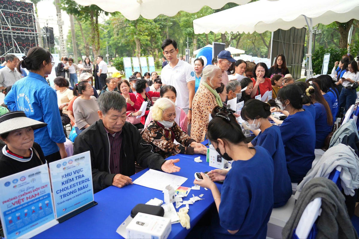 Chương trình tầm soát đột quỵ miễn phí ứng dụng AI cho 1.000 người dân.