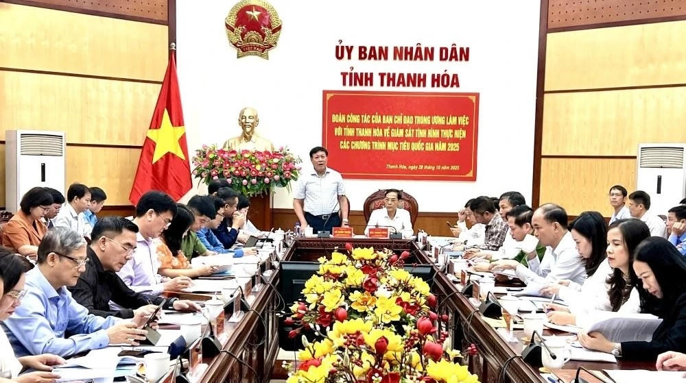Thứ trưởng Bộ Y tế Đỗ Xuân Tuyên phát biểu tại buổi làm việc. Ảnh: Quỳnh Trâm