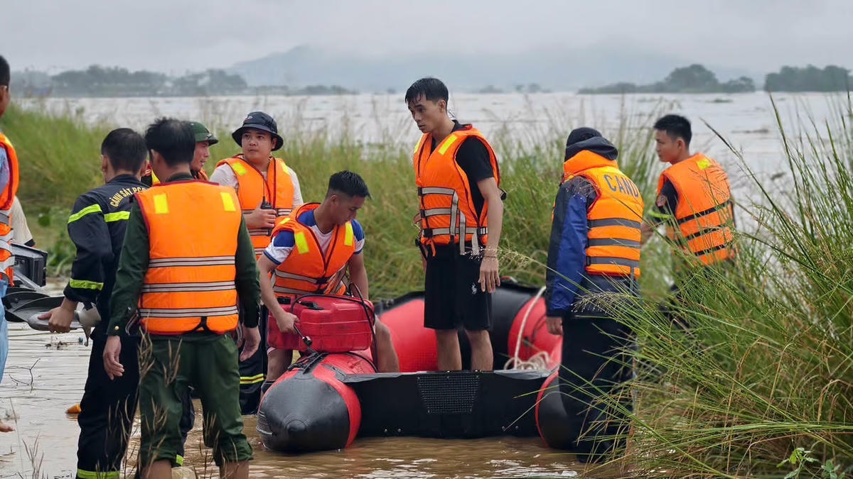 Tổng Bí thư gửi Thư thăm hỏi đồng bào, cán bộ, chiến sỹ đang ứng phó thiên tai Tổng Bí thư gửi Thư thăm hỏi đồng bào, cán bộ, chiến sỹ đang ứng phó thiên tai