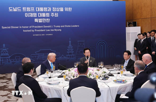 Chủ tịch nước Lương Cường dự chiêu đãi chào mừng của Tổng thống Hàn Quốc Lee Jae Myung. (Ảnh: Lâm Khánh/TTXVN)