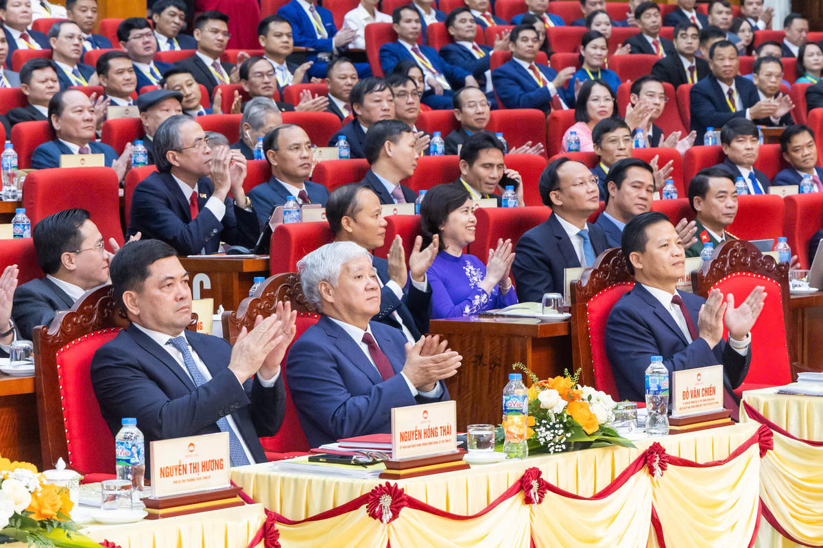 Chủ tịch UBTƯ MTTQ Việt Nam Đỗ Văn Chiến và các đại biểu tham dự Đại hội. Ảnh: Quang Vinh.