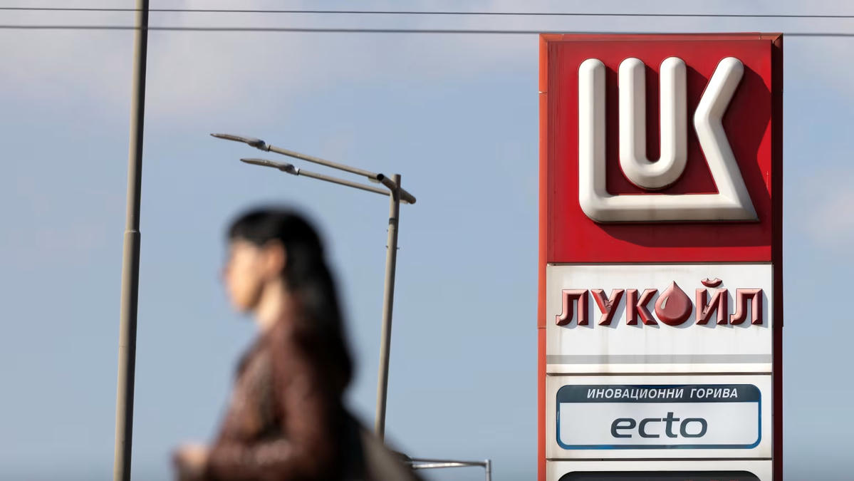 Lukoil là một trong 2 công ty dầu mỏ lớn nhất của Nga bị trừng phạt. Nguồn: Reuters.