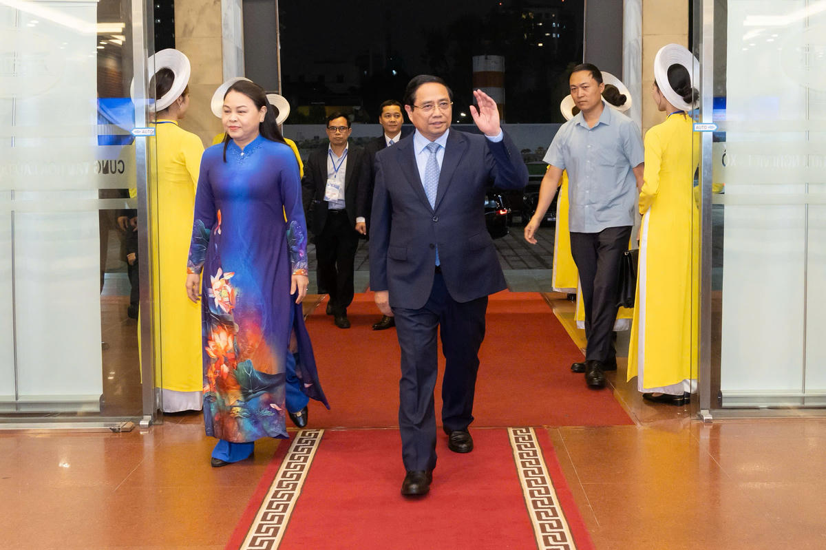 Thủ tướng Chính phủ Phạm Minh Chính và các đại biểu tham dự buổi lễ. Ảnh: Quang Vinh.. 