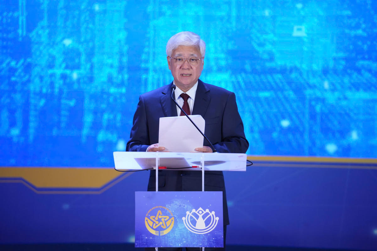 Ủy viên Bộ Chính trị, Bí thư TƯ Đảng, Bí thư Đảng ủy MTTQ, các đoàn thể Trung ương, Chủ tịch UBTƯ MTTQ Việt Nam Đỗ Văn Chiến phát biểu tại lễ trao giải. Ảnh BTC