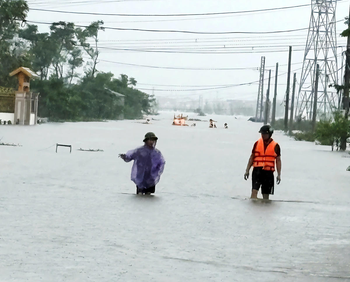 Quảng Trị: Tìm kiếm người đàn ông rơi xuống khe, bị nước cuốn trôi
