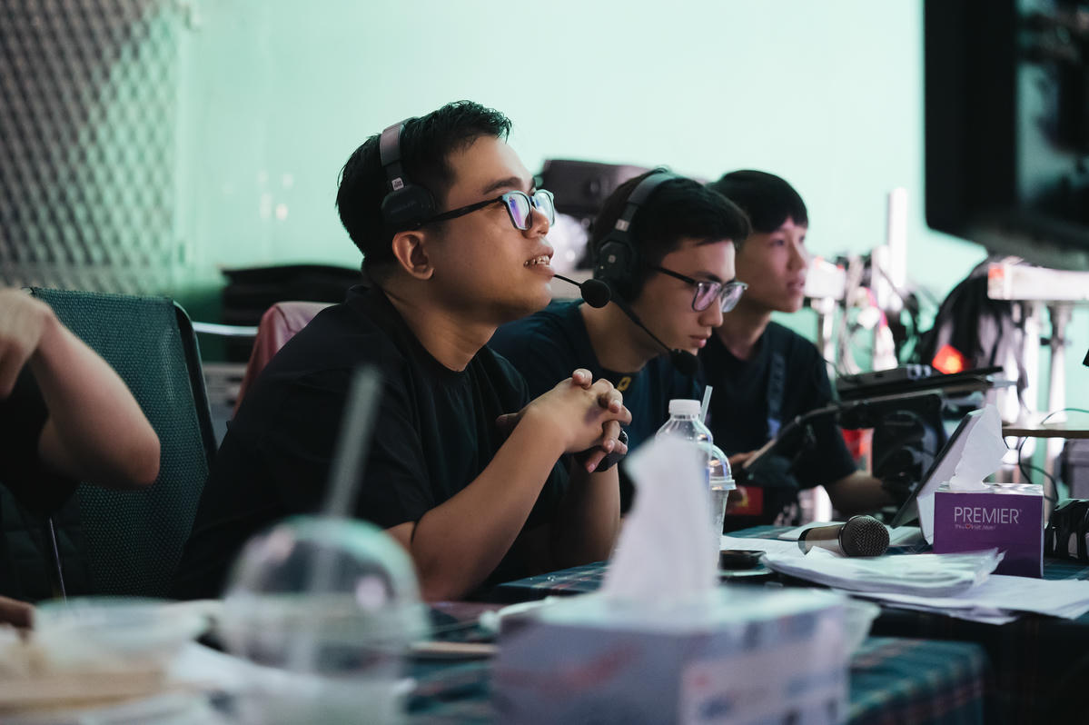 Đạo diễn Kawaii Tuấn Anh trong quá trình thực hiện MV "Made in Vietnam". Ảnh: NSX