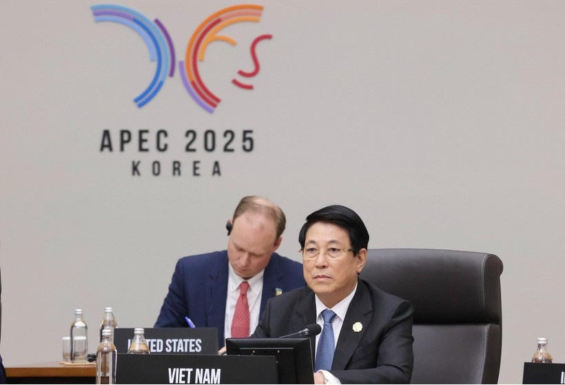 Chủ tịch nước Lương Cường gặp lãnh đạo một số thành viên APEC Chủ tịch nước Lương Cường gặp lãnh đạo một số thành viên APEC