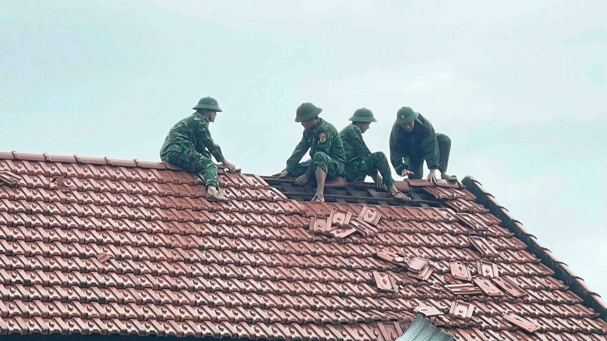 Thủ tướng chỉ đạo khắc phục nhanh hậu quả mưa lũ ở Trung Bộ, sớm ổn định đời sống Thủ tướng chỉ đạo khắc phục nhanh hậu quả mưa lũ ở Trung Bộ, sớm ổn định đời sống