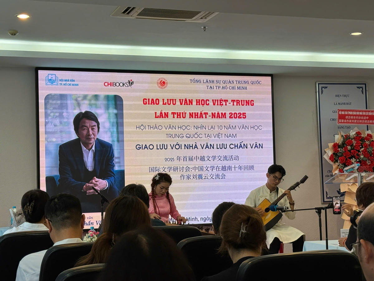 Chuỗi sự kiện do Tổng Lãnh sự quán Trung Quốc tại TP Hồ Chí Minh tổ chức, trong không khí kỷ niệm 75 năm thiết lập quan hệ ngoại giao Việt Nam - Trung Quốc. Ảnh: Hồng Phúc.