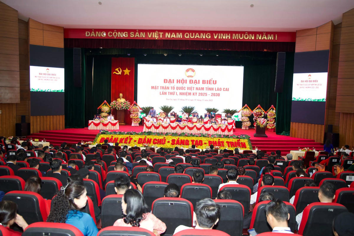 Toàn cảnh Đại hội đại biểu Mặt trận Tổ quốc Việt Nam tỉnh Lào Cai lần thứ I. Ảnh: Thanh Xuân.