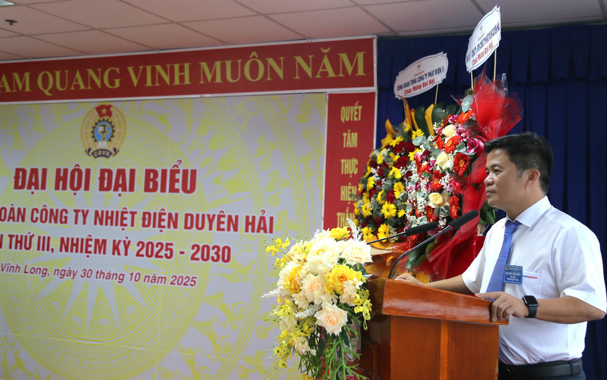 Đồng chí Ngô Văn Sỹ - Bí thư Đảng ủy, Giám đốc Công ty phát biểu chỉ đạo, định hướng hoạt động Công đoàn nhiệm kỳ mới.