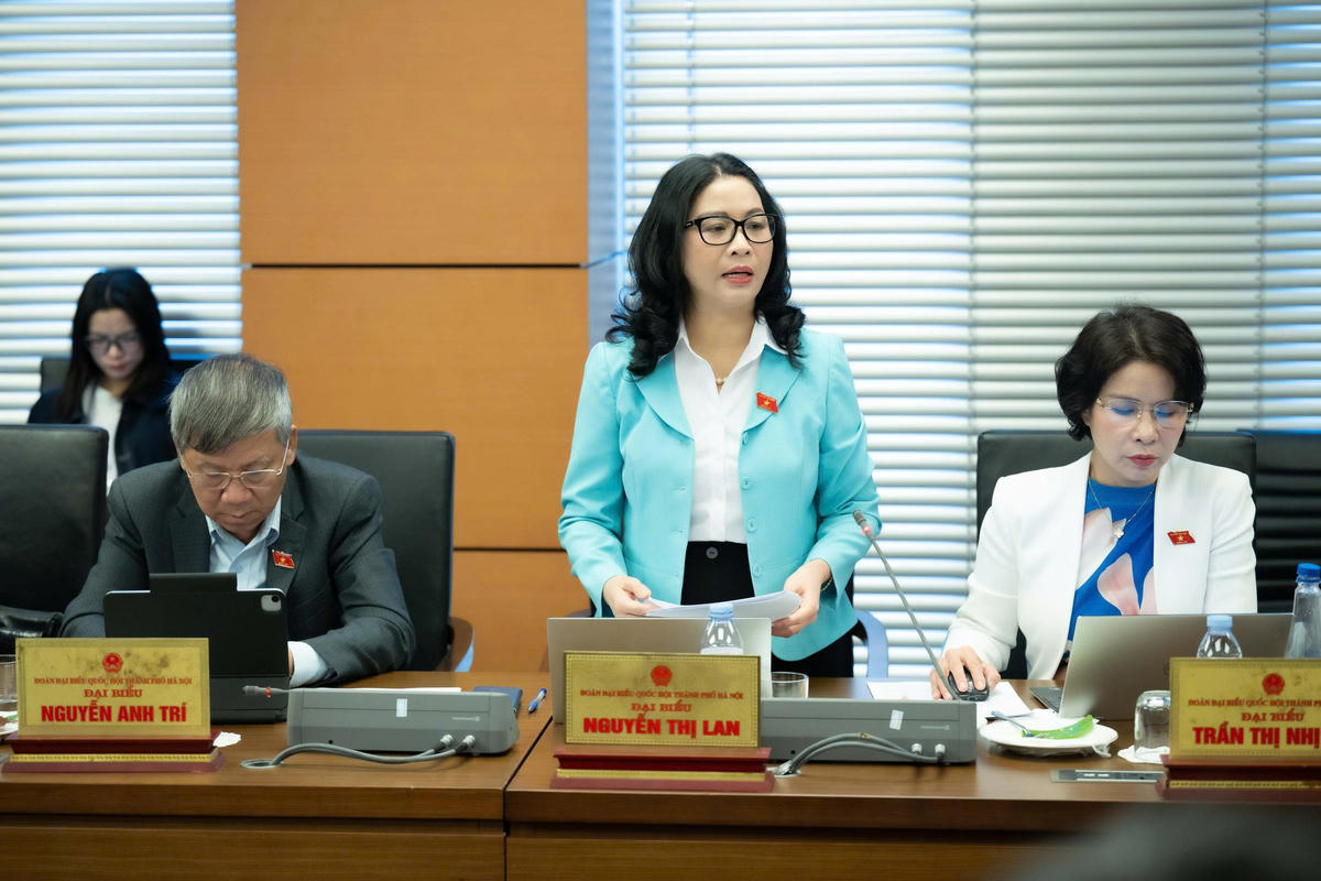 Đại biểu Nguyễn Thị Lan (Đoàn Hà Nội) phát biểu. Ảnh: Quang Vinh.