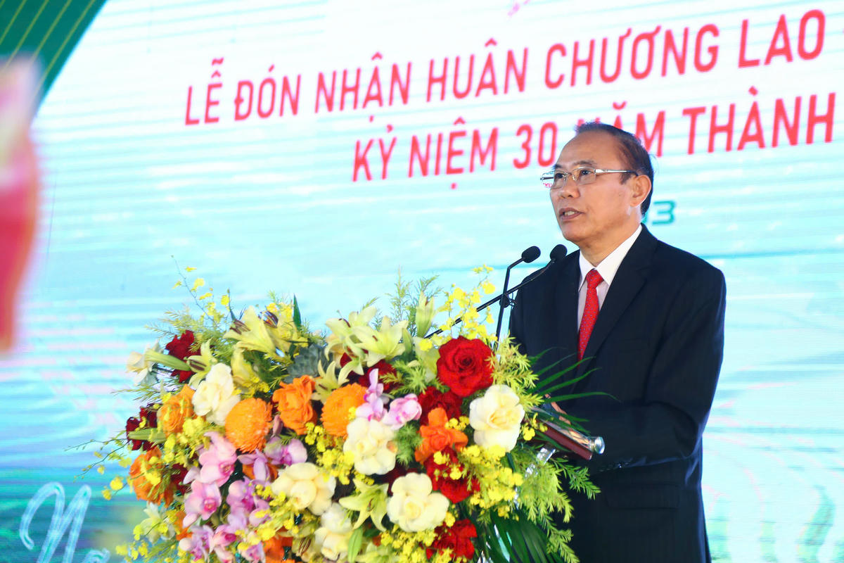 Thứ trưởng Bộ NNMT Phùng Đức Tiến phát biểu tại buổi lễ.