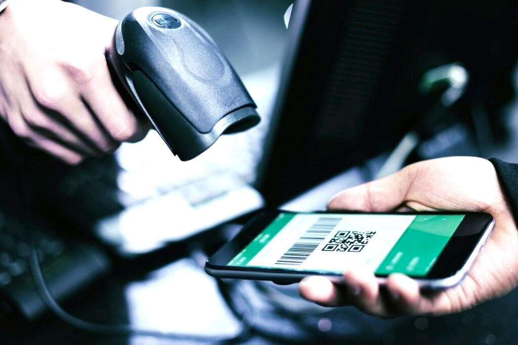 Cả nước hiện có hơn 10,74 triệu tài khoản đăng ký và sử dụng dịch vụ Mobile-Money. Ảnh minh hoạ.