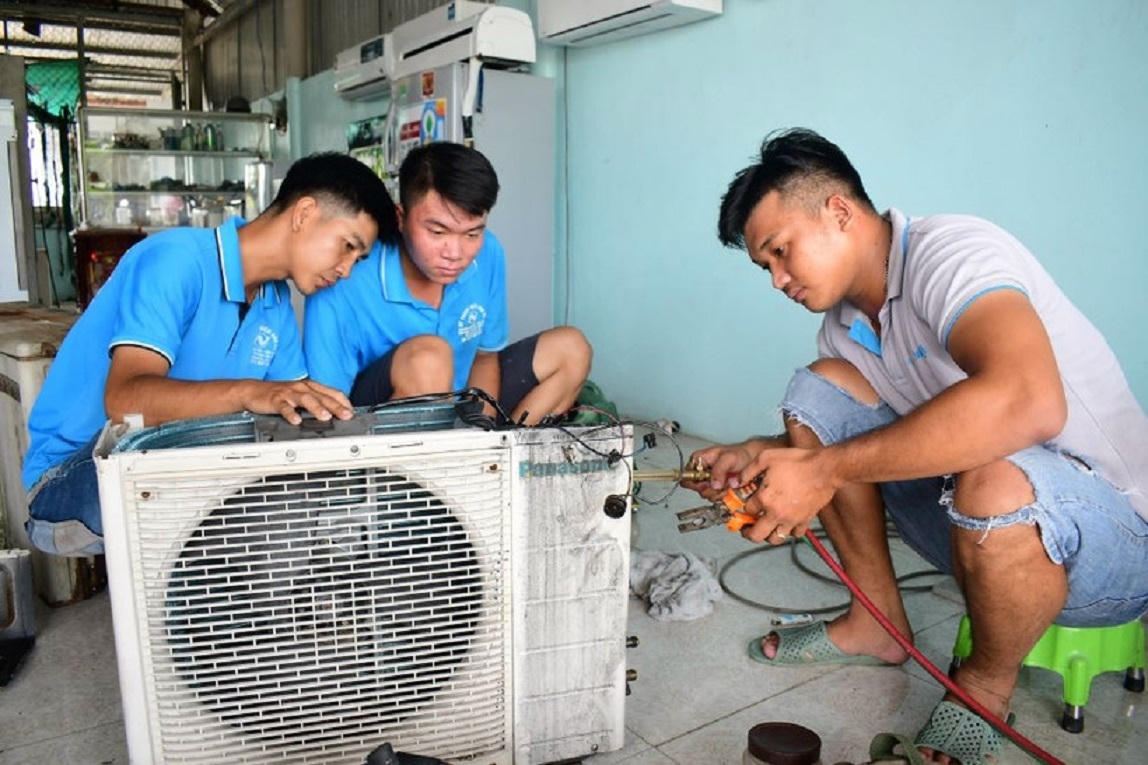 Chương trình MTQG 1719 đã góp phần đào tào nghề, nâng cao thu nhập cho đồng bào DTTS. Ảnh: M. Thi.