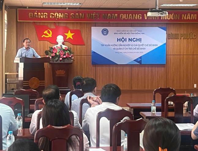 Phó Giám đốc BHXH tỉnh Đồng Nai Nguyễn Văn Thành phát biểu tại hội nghị. Ảnh: Hồ Tú