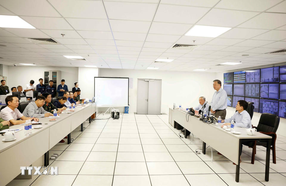 Tổng Bí thư Tô Lâm làm việc với lãnh đạo Thành phố Huế (Ảnh: Thống Nhất/TTXVN)