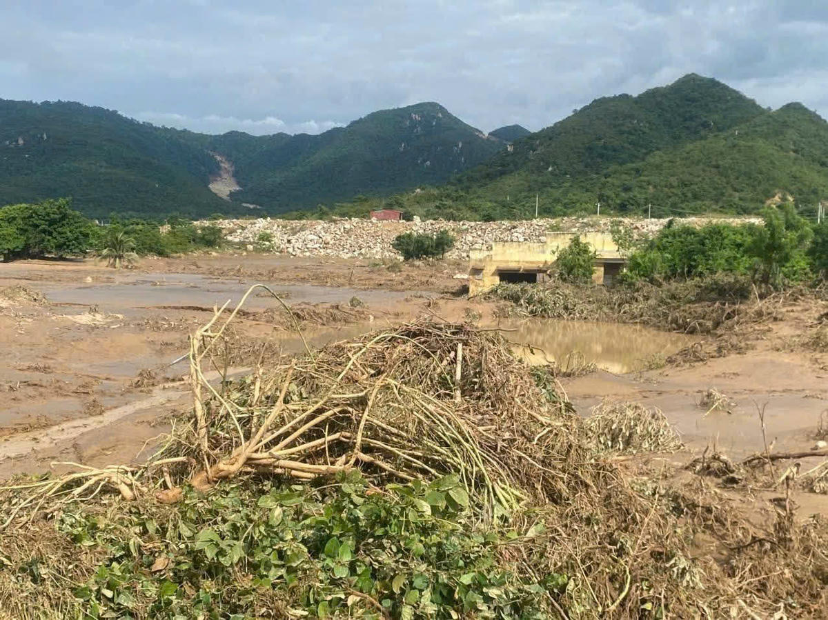 Hiện trường vụ vỡ hồ chứa nước. Ảnh: TT.