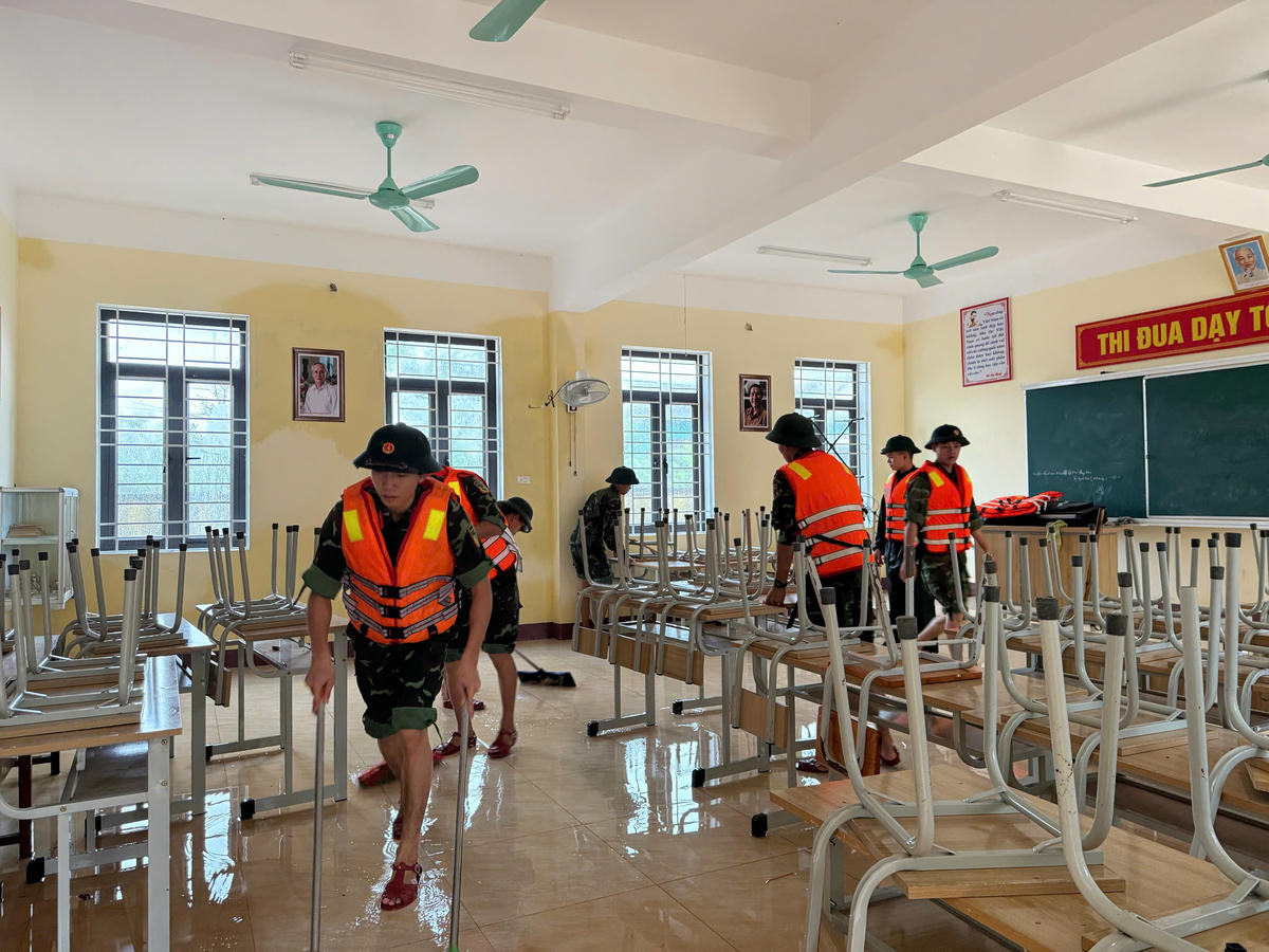 Trường THCS Mỹ Duệ dọn dẹp sạch sẽ ngay khi lũ bắt đầu rút xuống. Ảnh: ĐS.
