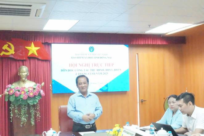  Hội nghị trực tiếp đôn đốc công tác thu BHXH, BHYT, BHTN 2 tháng cuối năm 2025. 	Ảnh: Tiến Dũng
