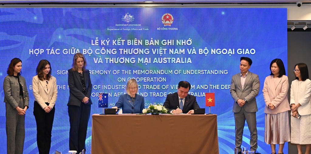 Lễ ký kết biên bản ghi nhớ hợp tác&nbsp; giữa Bộ Công thương và Bộ Ngoại giao và Thương mại Australia. Ảnh: BTC.