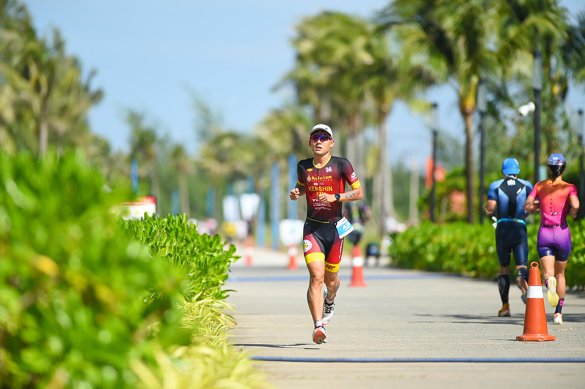 Những cung đường tuyệt đẹp ở Phú Quốc là điểm cộng để đơn vị tổ chức quyết định mang IRONMAN 70.3 về đảo ngọc. Ảnh Nguyễn Minh.