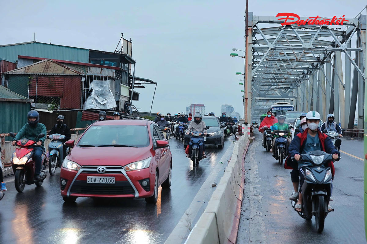 Để thuận tiện cho việc lưu thông, Sở Xây dựng Hà Nội đề xuất các phương tiện . có thể đi từ đường Long Biên - Xuân Quan qua cầu Chương Dương.